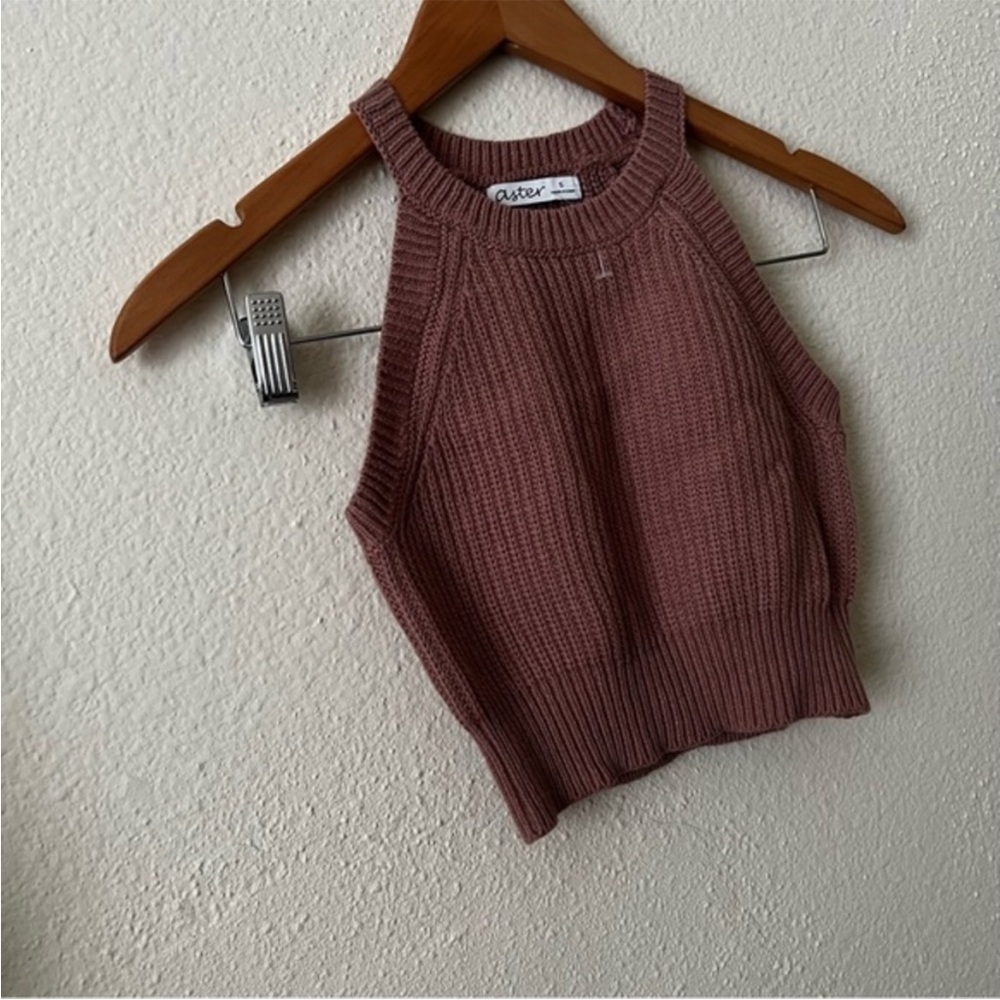 Aster Mauve Crop Sweater Tank - Picture 4 of 6